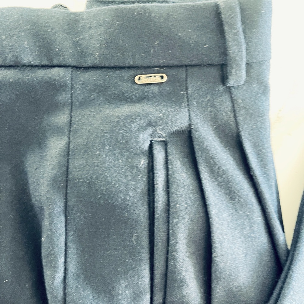 Beautiful scotch and soda pleated trousers, new, never worn no tags, navy 32x34